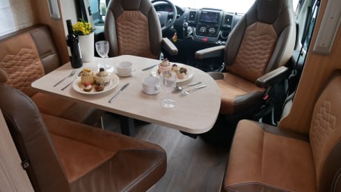 Bürstner Ixeo 734 '30 Edition, Queen bed, Lift-down bed!!!