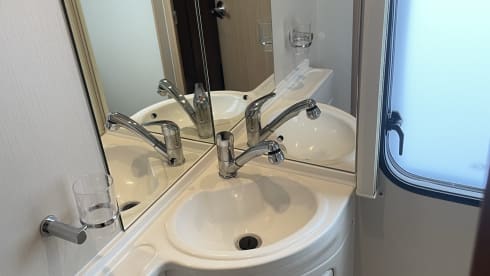 Greer – 6 berth Autoquest 180 Prestige, 2011