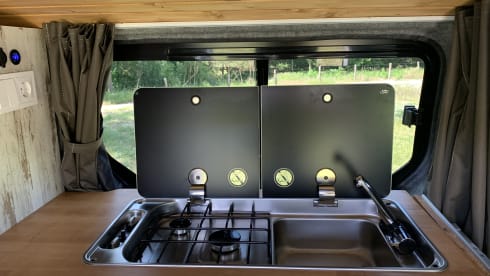 KIWI  7 – Opel Vivaro (ECO) bus camper . completely self-sufficient