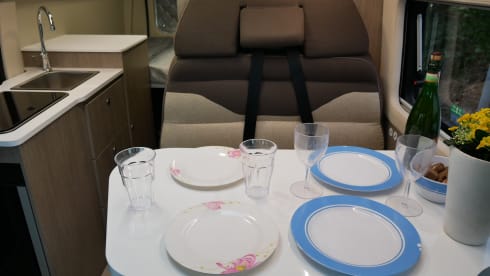 Chausson3, 2 sleeping- 4 seats.