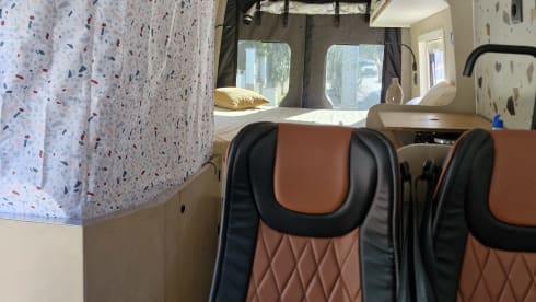 WHITE LION – HANDCRAFTED CAMPERVAN WITH A WARM ATMOSHERE 