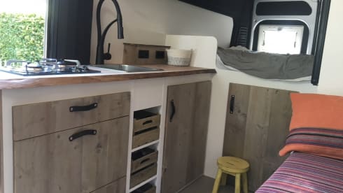 le Bus – 4p Peugeot integrated from 2012