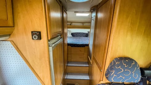 Cosy Family Camper – Complete cozy family camper with large garage 5p Hymer