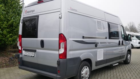 Dreamer D55 6 mtr, 4 sleeping 4 seats, bunk bed, 6 mtr.