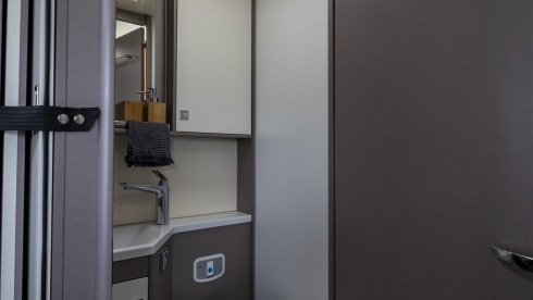 S270ZT – S270ZT 4 person Bürstner Lyseo Harmony Line 736 semi-integrated from 2023