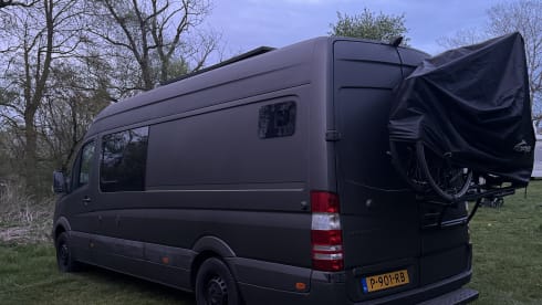 Bounty – Luxury design off grid Mercedes-Benz bus camper