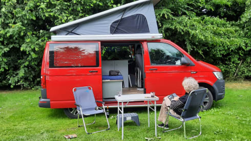 Compact camper van with round seating Volkswagen VW T5 TDI