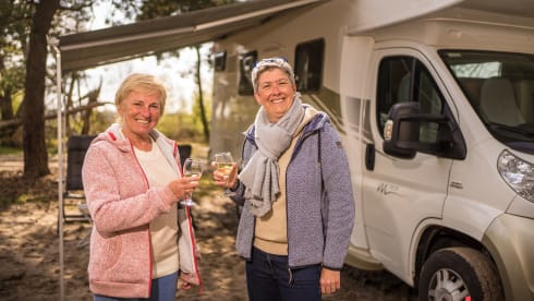Mobile home with 6 sleeping places - My home is where my camper is