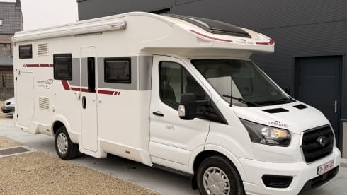 Superdeluxe Motorhome Automaat met krachtige motor