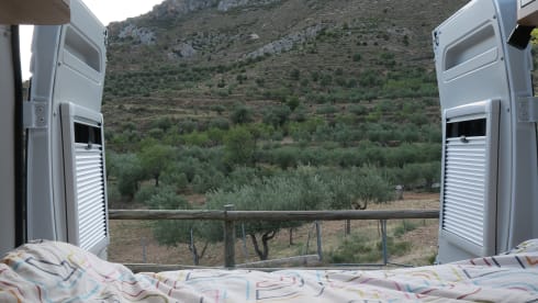 Vrijheid op wielen – Fully equipped camper with solar panel