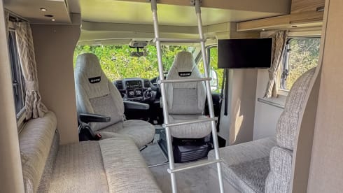 Big Bertha – 4 berth Swift alcove 