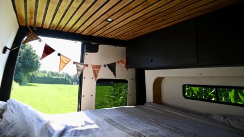 Chris & Ride – 2p MB sprinter OFF-GRID from 2019