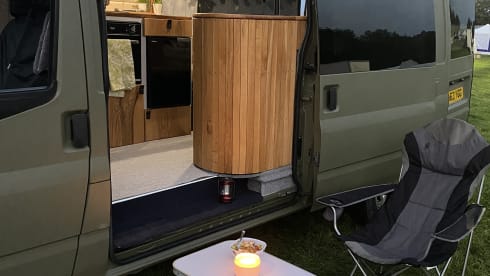 Sparrow's nest – All season Off grid campervan with full length double bed  *Pet friendly*