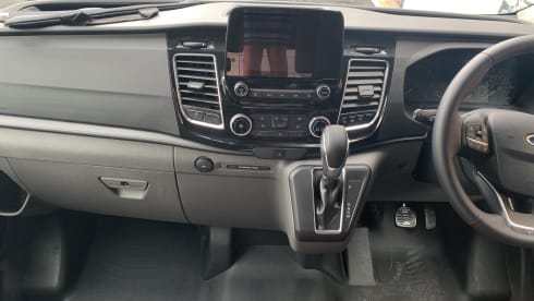 Scarlet The dormobile – Camper Ford a 4 posti letto del 2021