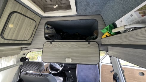 T3 Erwin  – 2 a 3p Volkswagen Campervan. 