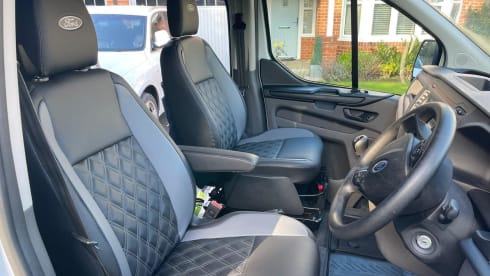 Charlie Van Dan – 4 berth Ford campervan from 2018