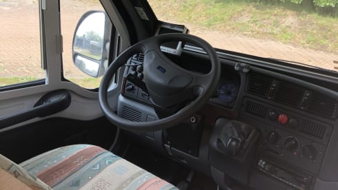 Unique 8 pers. camper with XXXL garage on C driving