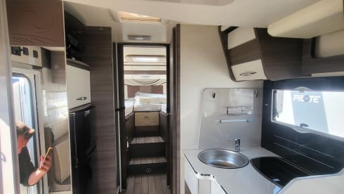 2p Challenger bus from 2015