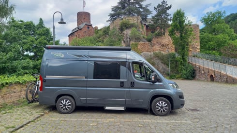 Road Camp – Neat "Feel Free" Pössl camper van from 2018