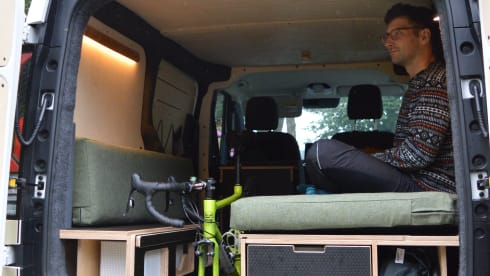 Juniper – Op maat gemaakte Kia PV5 elektrische ecocamper in Edinburgh | Ohm Campers