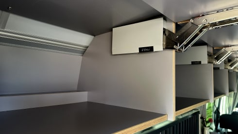 Bertus – Mercedes Sprinter 519CDI 3.0 V6 (191 hp) Automatic Bus Camper – B driving license –