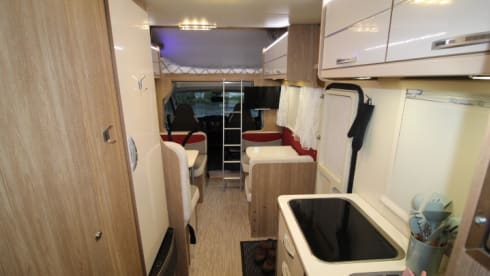 Alba – 6/7 berth motorhome with canopy