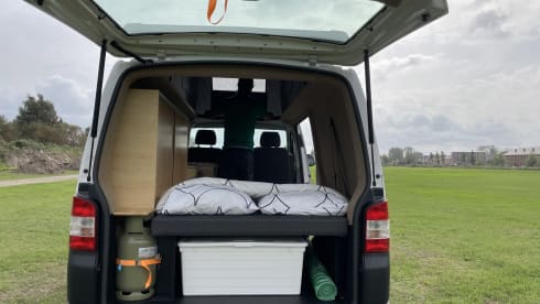 Mammoet – 4p Volkswagen campervan uit 2014