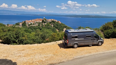 Super nice Fiat Ducato Karmann bus camper