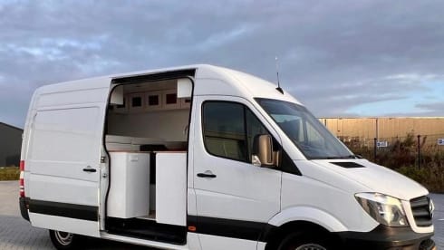 Vinnie de Ven – 2p Mercedes-Benz campervan uit 2014