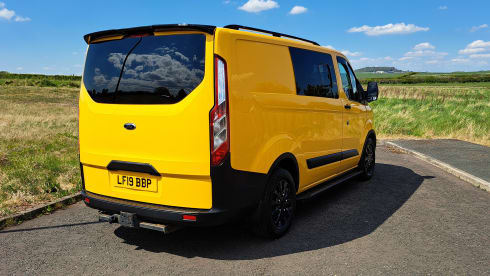 "Moira" - Your 2 Berth Dreamy Yellow Camper!  *INSURANCE INCLUDED* 
