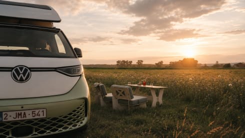 ELSEWHERE I Selected places by Slow Heritage® I – Conversione di design per camper elettrico premium VW ID Buzz  