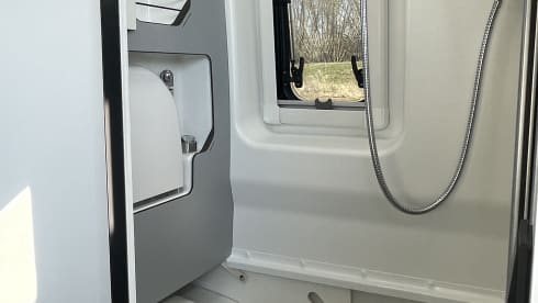 V630J – 2p Pilote bus from 2025