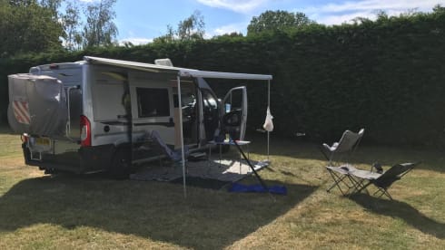 Scoobs – Scoobs, Happy adventures on the road... Carry 4, Sleeps 3