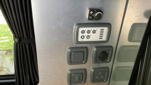 Big Freedom – 4 berth L.W.B Volkswagen campervan from 2024