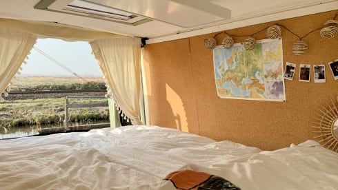 Bohemies authentic camping  – Compact & complete VW Camper, off-grid road trip bus for 2-3 people