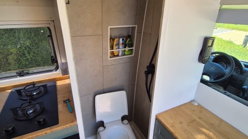 Mercedes sprinter zelfbouwcamper