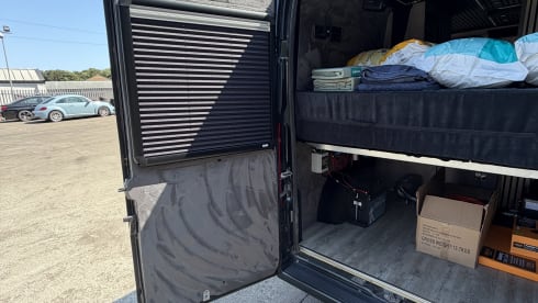 CHRISSY THE CAMPER – Autobus Citroën a 4 posti letto del 2014