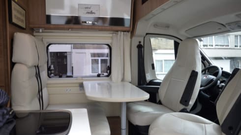 Modernes Fiat Ducati Wohnmobil