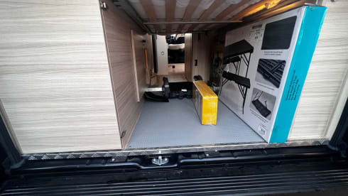 Frida  – Dreamer 55UP large campervan