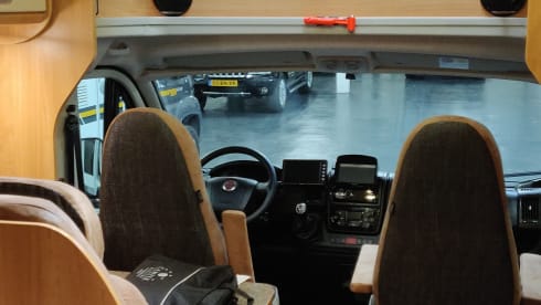 De vrolijke zwerver – 2p Dethleffs semi-integrated uit 2012