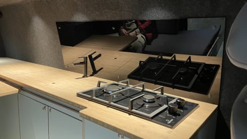 2 pers. Gezellige Camper met nieuw interieur !! – WINTER RATE, from 4 weeks rental, € 50.00 per day!   