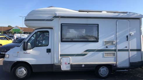 Polly – 5 berth Peugeot alcove from 1999