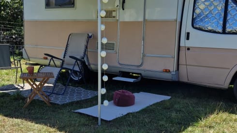 Camper Lua – 5p Ford alcove uit 1999