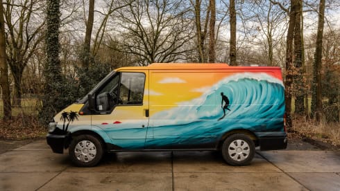 Surfer – 2p Ford bus uit 2003