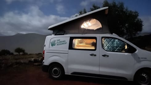 Budgee 🌱⚡️ – 100% electric campervan with solar cooking ☀️ 