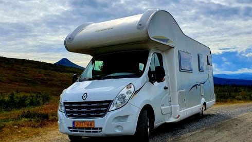 Rimor Katamarano 9 | Alcove | 2013 | 7 places | 3 bunk bed