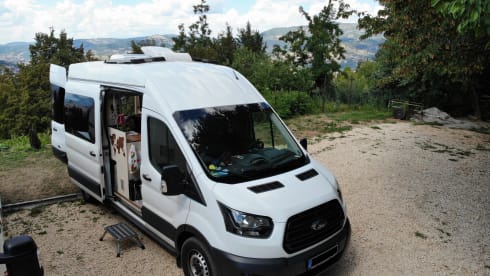 Paule – Get into your VanLife experience with our Paule!