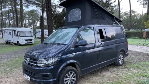 Jeeves – “Jeeves” 4 berth Volkswagen campervan from 2017