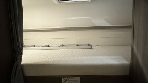 Spacious 6p Carado 361 alcove from 2024