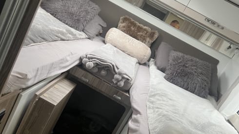 4 berth Benimar semi-integrated from 2021